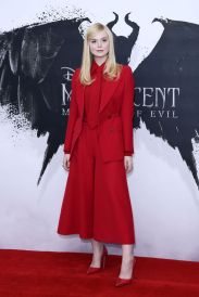 elle-fanning-maleficent-mistress-of-evil-photocall-in-london-6